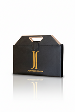 Load image into Gallery viewer, JACKAROO™️ Fold 4/6 Player Black Leather
